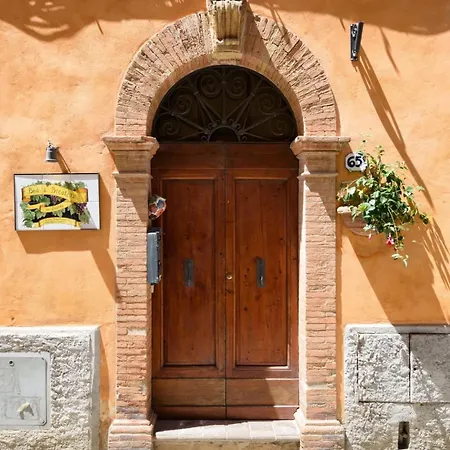 Guesthouse Da Idolina Dal 1946 Montalcino Exterior photo
